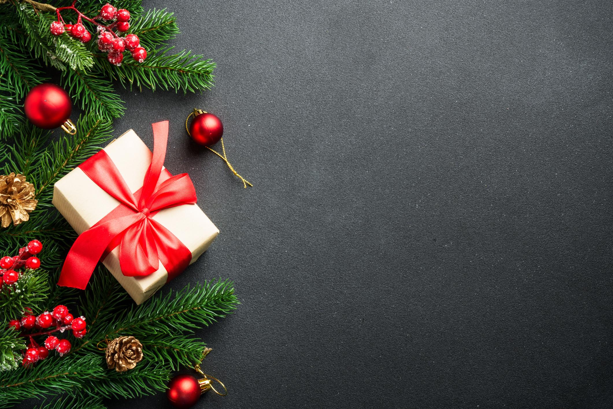 Christmas Deals & Holiday Decorations